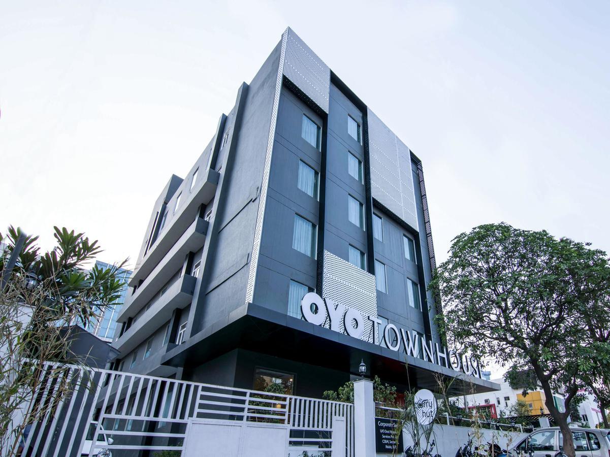 Oyo Townhouse 028 Corporate Suite Noida Eksteriør billede