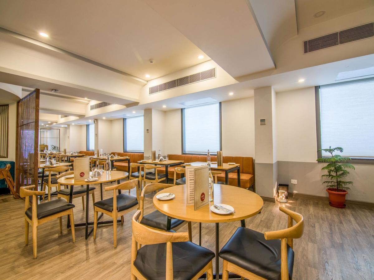 Oyo Townhouse 028 Corporate Suite Noida Eksteriør billede