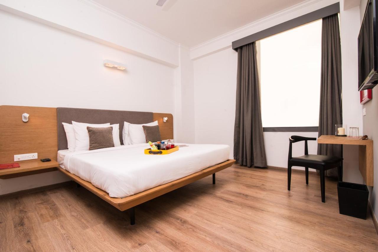 Oyo Townhouse 028 Corporate Suite Noida Eksteriør billede