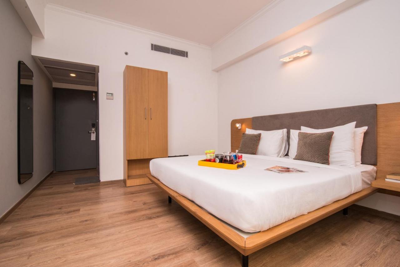 Oyo Townhouse 028 Corporate Suite Noida Eksteriør billede