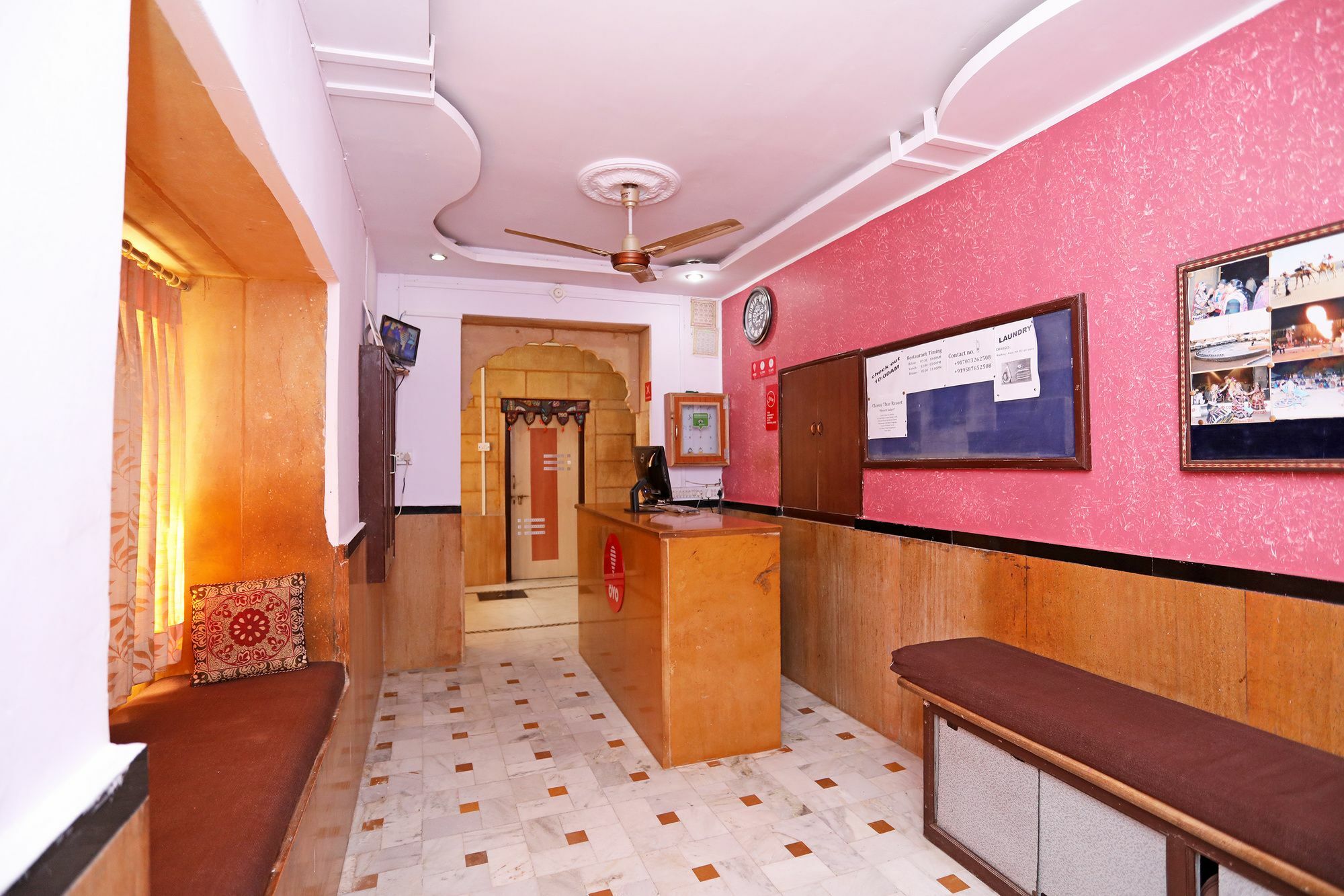 Oyo Townhouse 028 Corporate Suite Noida Eksteriør billede